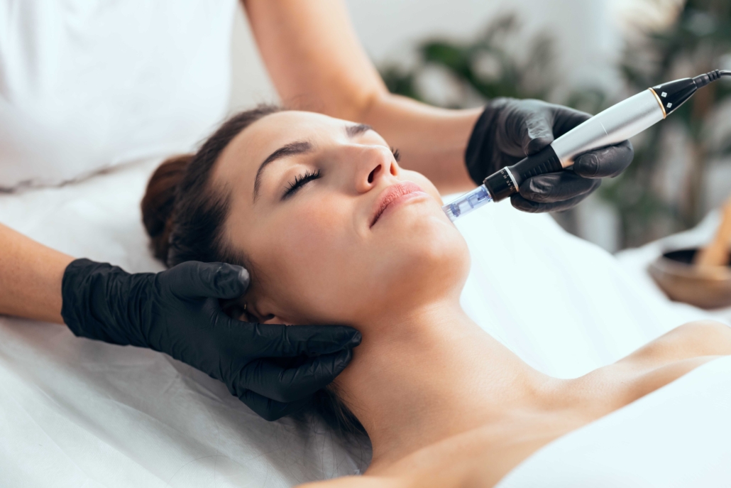 Anti-Aging Behandlung Luzern – Microneedling und Hautpflege